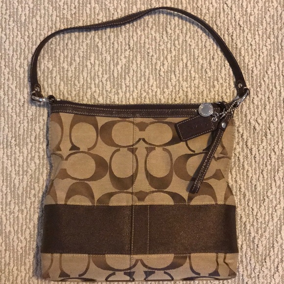 Signature Coach Bag - Picture 4 of 8